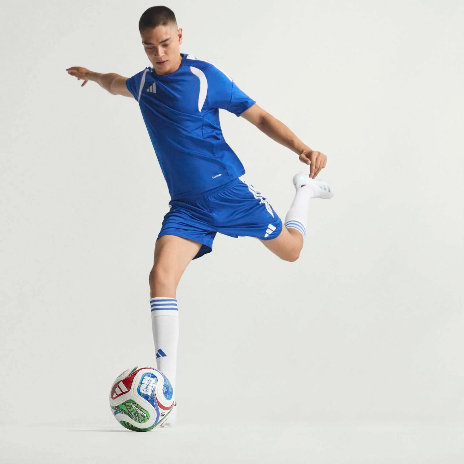 adidas World Cup 2026 Pro Ball - Image 11