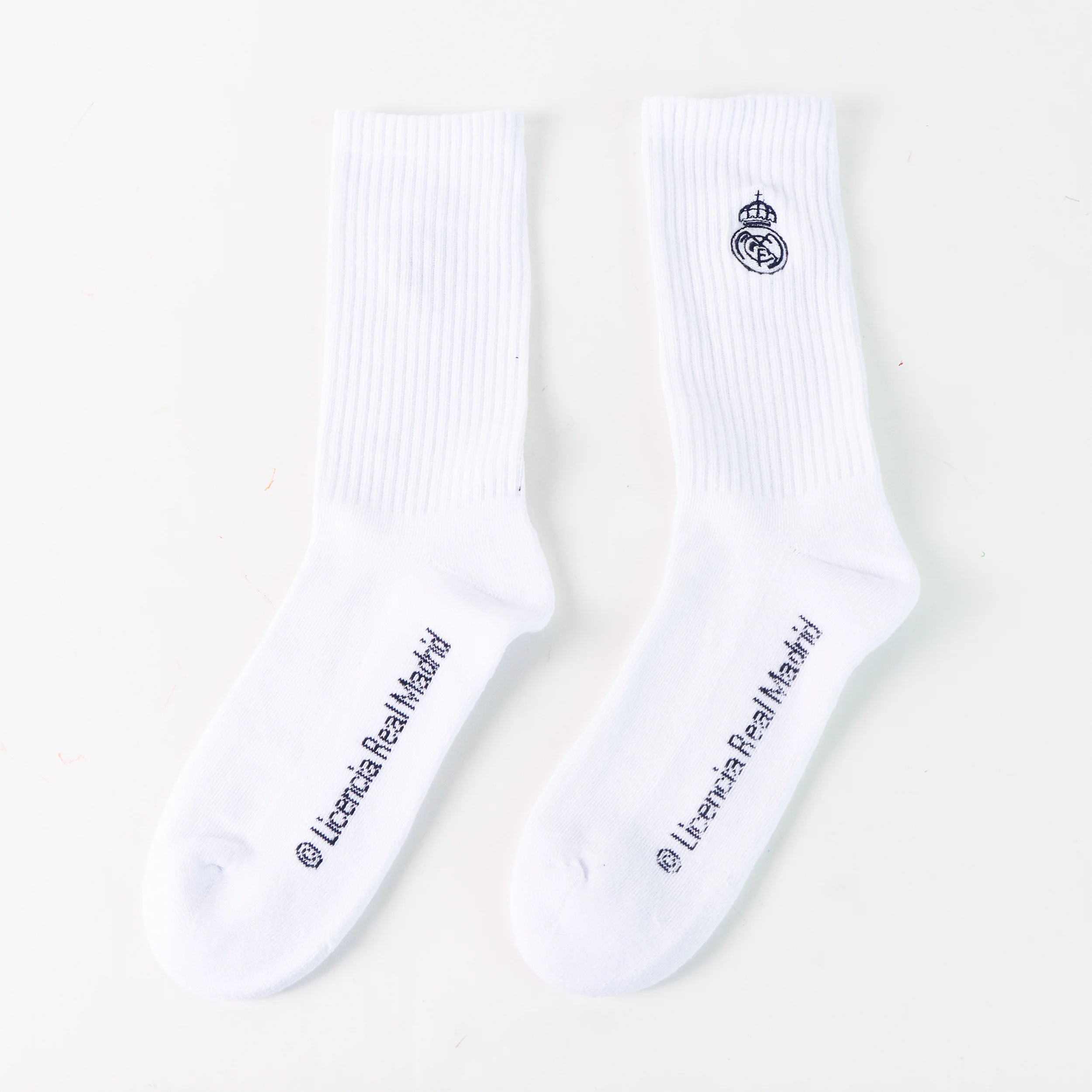 Pack of 2 Long White Socks - Image 5