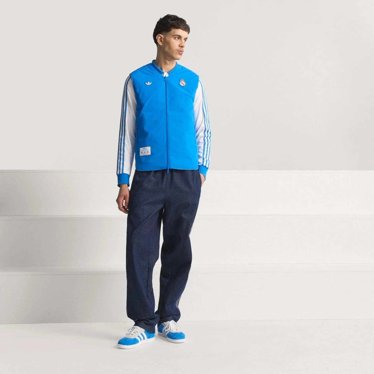 Mens adidas Originals Terrace Icons Reversible Vest 25/26 Blue - Image 2