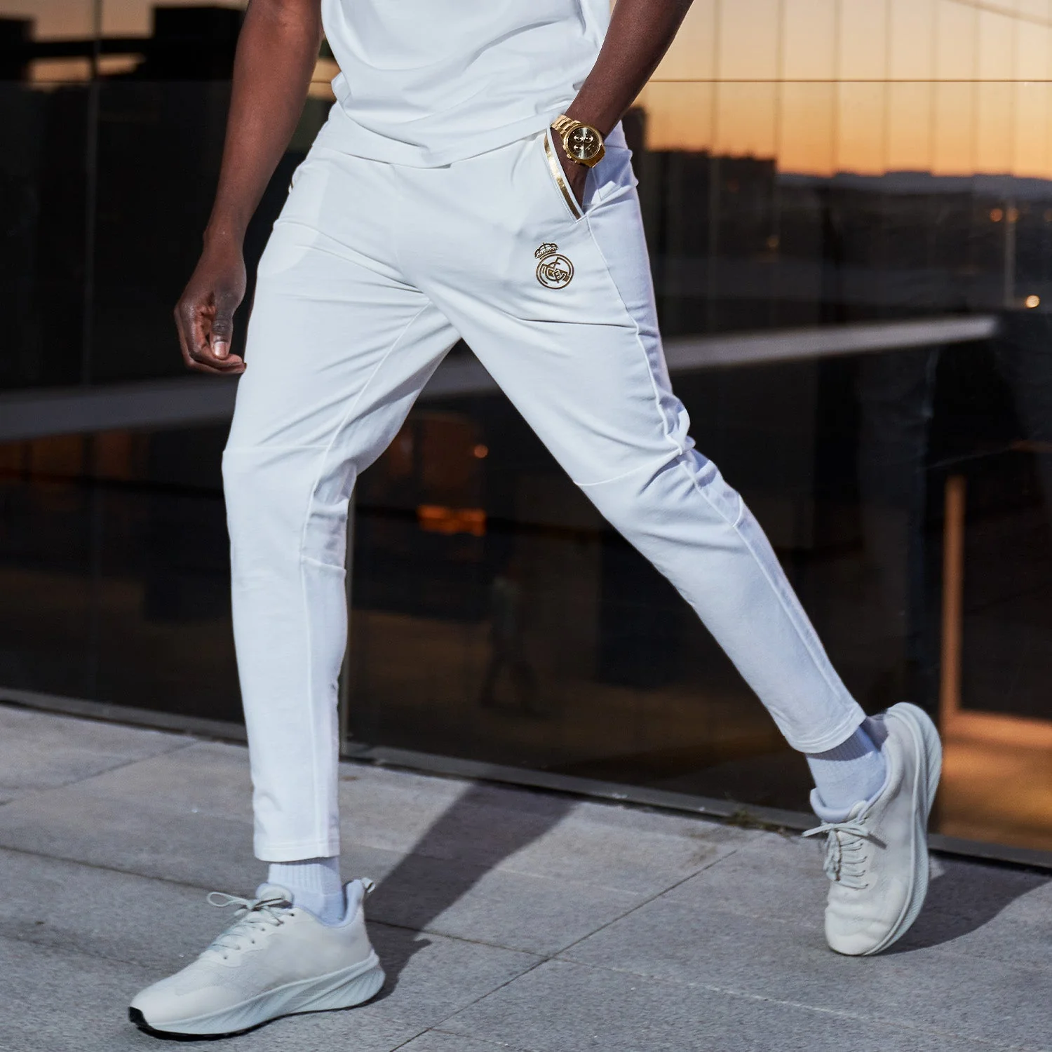 Mens White & Gold Trousers - Image 4