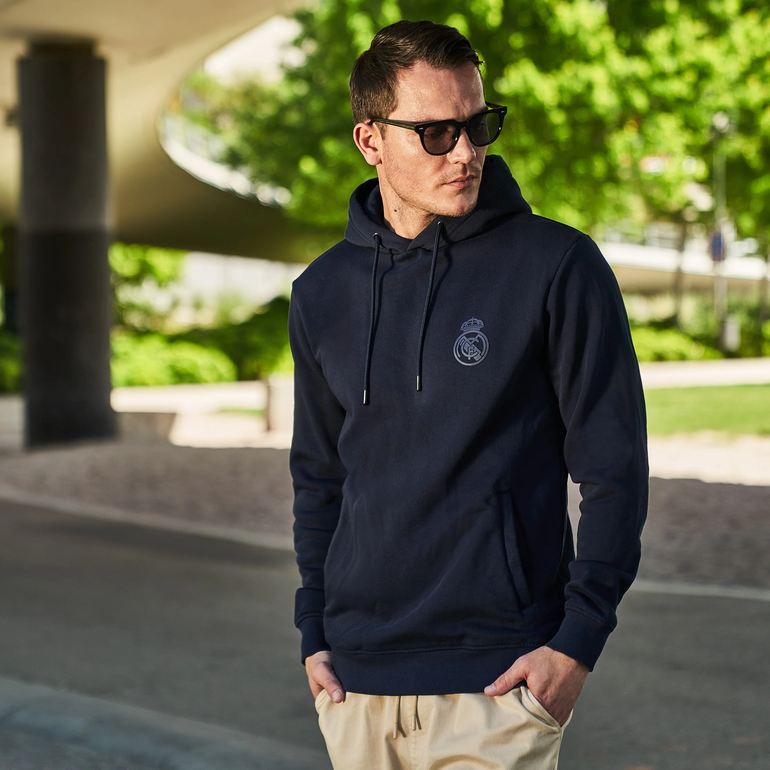 Sakura Unisex Oth Hoodie Navy - Image 3